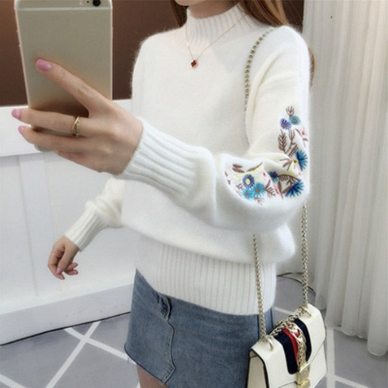 Olivia - Loose Embroidered Knitwear